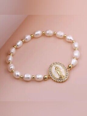 🤍🤍NEW🤍🤍 PRETTY!! CZ & Freshwater Pearl Blessed Mary Stretch Bracelet In WHIT